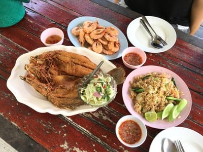 ครัวใบเงินซีฟู้ด (KHRUA BAI NGOEN SEAFOOD RESTAURANT) ครัวใบเงินซีฟู้ด (KHRUA BAI NGOEN SEAFOOD RESTAURANT)