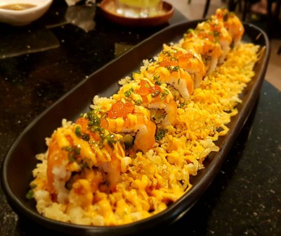 แซลมอนสไปซซี่โรล