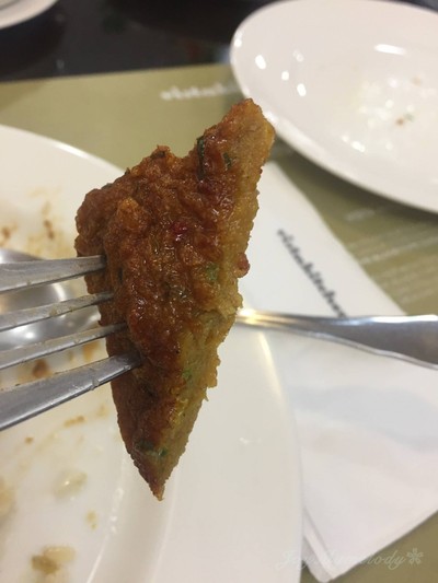 ทอดมันปลากรายกะเพรากรอบ (O, A, B, AB) (Fish Patty with Crisy Basil)