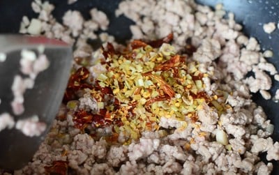 วิธีทำ กะเพราโบราณ เผ็ดนรกแตก! วิธีทำ กะเพราโบราณ เผ็ดนรกแตก!