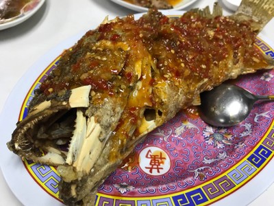 ปลากะพงทอดสามรส