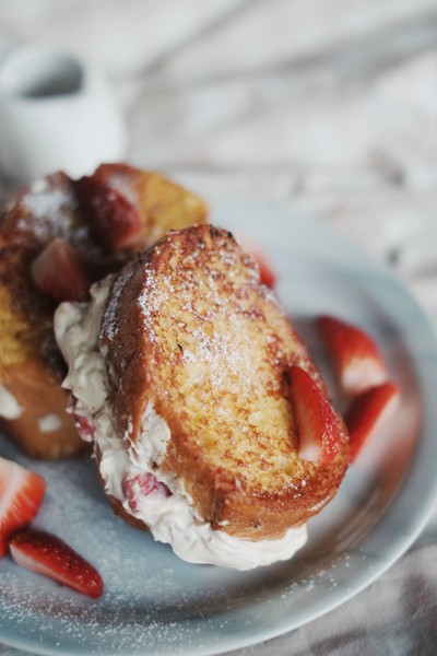 วิธีทำ French Toast with Cream Cheese Filling วิธีทำ French Toast with Cream Cheese Filling