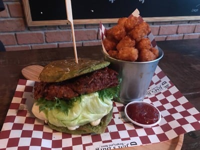 Jim's Burger and Beer SuanMali (จิมเบอร์เกอร์แอนด์เบียร์สาขาสวนมะลิ) สวนมะลิ Jim's Burger and Beer SuanMali (จิมเบอร์เกอร์แอนด์เบียร์สาขาสวนมะลิ) สวนมะลิ