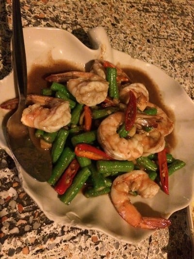 กุ้งผัดกะปิใส่ถั่วฝักยาว