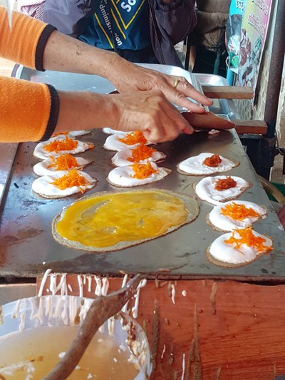 ขนมเบื้อง