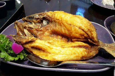 ปลากะพงทอดน้ำปลา