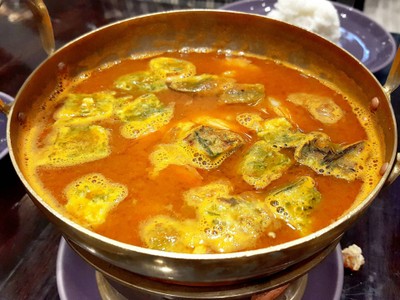 แกงส้มชะอมชุบไข่กุ้งสด