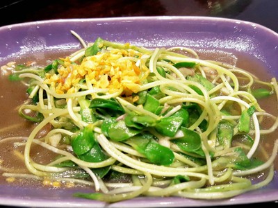 ยอดอ่อนทานตะวันผัดน้ำมันหอย