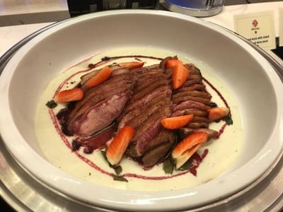 Albricias Restaurant โรงแรมชาเทรียม เรซิเดนซ์ สาทร กรุงเทพฯ