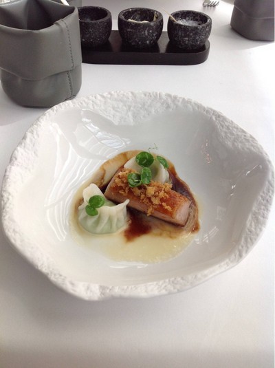 หมูเบิร์คเชียร์สามชั้น เกี๊ยวถั่วลันเตา