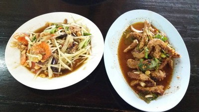 ตำไทยใส่ปู  & น้ำตกเนื้อ