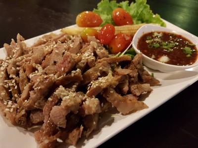 สันในหมูย่างจิ้มแจ่ว