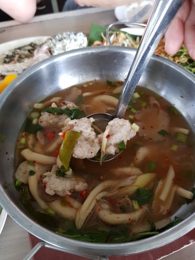 ต้มแซ่บหมูเด้ง