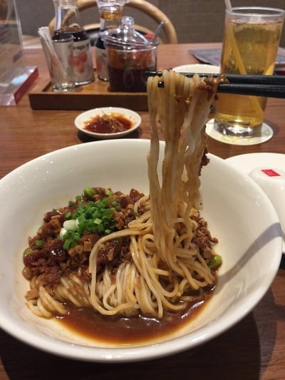 บะหมี่แห้งหมูสับผัดถั่ว