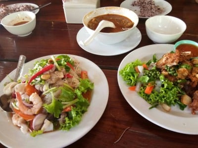 แกงส้มชะอมไข่กุ้ง แบบถ้วย 150฿ 