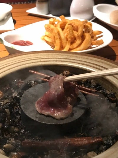 เนื้อย่างบนเตาร้อน (Hot Stone)