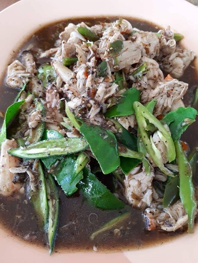 ปูทะเลผัดพริกไทดำ