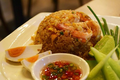 ข้าวผัดมันกุ้งไข่เค็ม