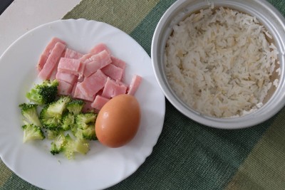 how to cook ข้าวผัดแฮม เมนูง่ายๆเพียง 5 นาที how to cook ข้าวผัดแฮม เมนูง่ายๆเพียง 5 นาที