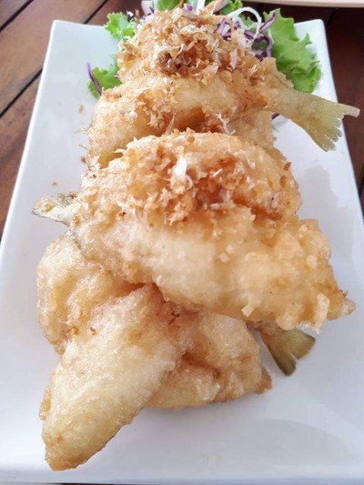 ปลาทรายทอดกระเทียม