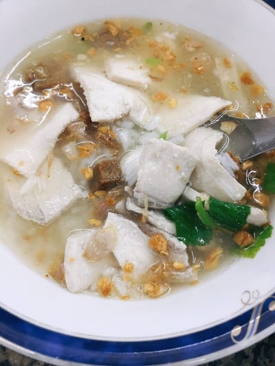 ข้าวต้มปลากิมโป้ (เฮียฮ้อ) เจริญกรุง เจริญกรุง