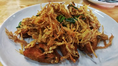 ร้านอาหารพลอยนารี ตลาดอตก. จตุจักร ร้านอาหารพลอยนารี ตลาดอตก. จตุจักร