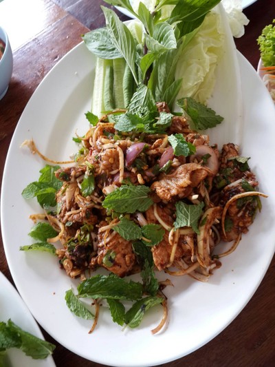 พล่าหมูหัวปลี