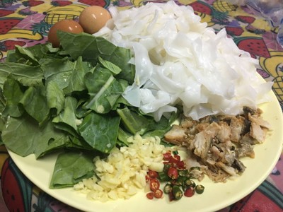 วิธีทำ ก๋วยเตี๋ยวผัดคะน้าปลาเค็ม วิธีทำ ก๋วยเตี๋ยวผัดคะน้าปลาเค็ม