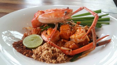 ผัดไทยกุ้งแม่น้ำ