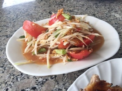 ไก่ย่างแม่ผ่องศรี (Kai Yang Mae Phong Si Restaurant) บ้านไผ่ ไก่ย่างแม่ผ่องศรี (Kai Yang Mae Phong Si Restaurant) บ้านไผ่