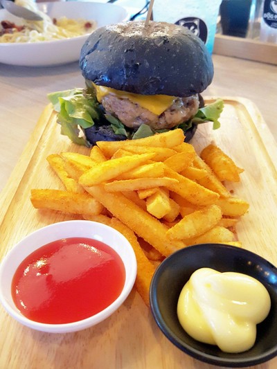 Charcoal Cheese Burger