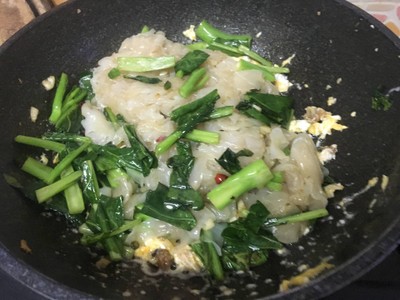 วิธีทำ ก๋วยเตี๋ยวผัดคะน้าปลาเค็ม วิธีทำ ก๋วยเตี๋ยวผัดคะน้าปลาเค็ม