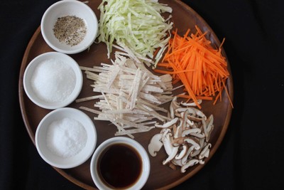 วิธีทำ ปอเปี๊ยะทอดไส้เผือกเห็ดหอม(เจ) วิธีทำ ปอเปี๊ยะทอดไส้เผือกเห็ดหอม(เจ)