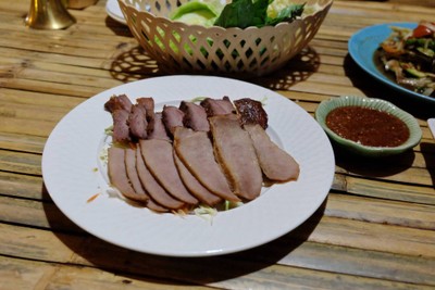 พวงนมหมู+คอหมูย่าง