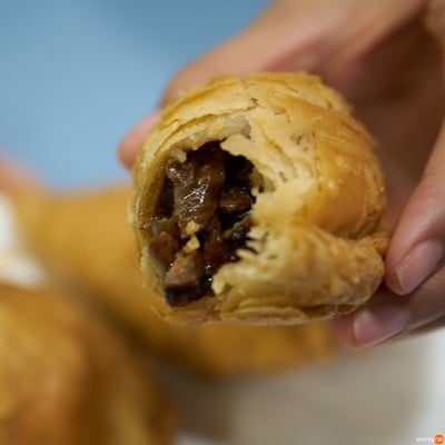 เมนูของร้าน J2 Curry Puff