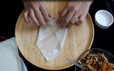 วิธีทำ ปอเปี๊ยะทอดไส้เผือกเห็ดหอม(เจ) วิธีทำ ปอเปี๊ยะทอดไส้เผือกเห็ดหอม(เจ)