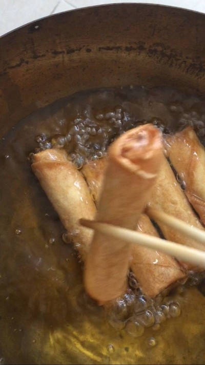 วิธีทำ ปอเปี๊ยะทอดไส้เผือกเห็ดหอม(เจ) วิธีทำ ปอเปี๊ยะทอดไส้เผือกเห็ดหอม(เจ)