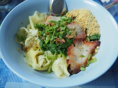 ก๋วยเตี๋ยวนำชัย (Numchai noodle) กาดประตูเชียงใหม่ ก๋วยเตี๋ยวนำชัย (Numchai noodle) กาดประตูเชียงใหม่