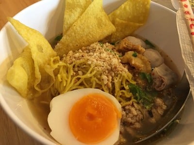 บะหมี่น้ำต้มยำโบราณ