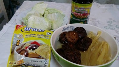 วิธีทำ ต้มกระหล่ำปลีฟองเต้าหู้เห็ดหอมเจ วิธีทำ ต้มกระหล่ำปลีฟองเต้าหู้เห็ดหอมเจ