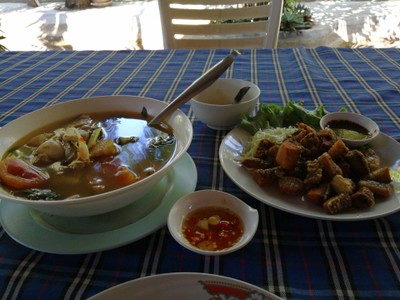 ต้มไก่ใบมะขาม กับ ปลาแดดเดียว