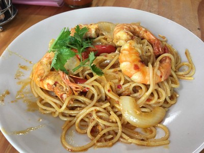 สปาเก็ตตี้แกงกะหรี่กุ้ง