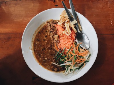 ก๋วยเตี๋ยวไข่เยิ้ม