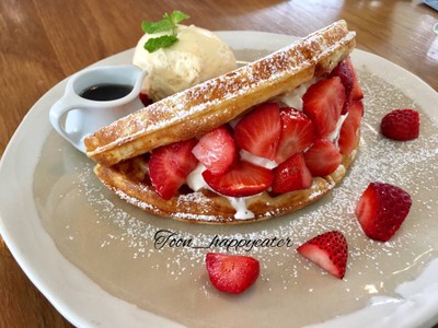 STRAWBERRY WAFFLE