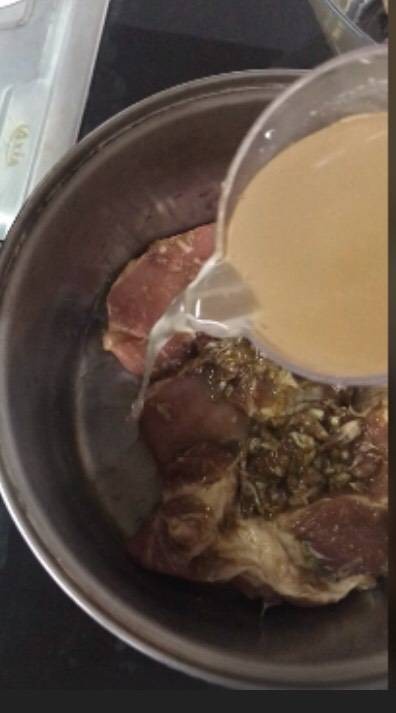 วิธีทำ ข้าวหมูอบกระเทียมพริกไทย