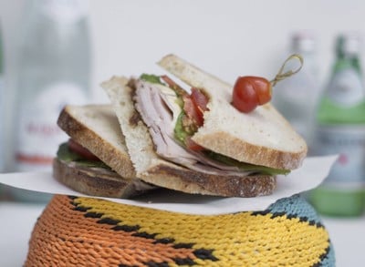 Holey Artisan Bakery (โฮเล่) Holey Artisan Bakery (โฮเล่)