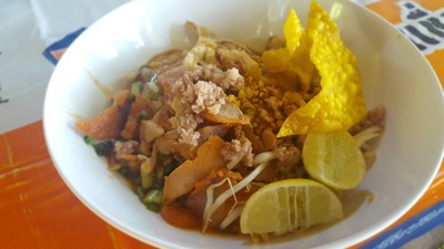 เมนูของร้าน ก๋วยเตี๋ยวกะลา ริมน้ำยม