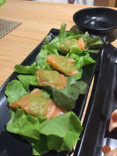 ยำแซลมอน