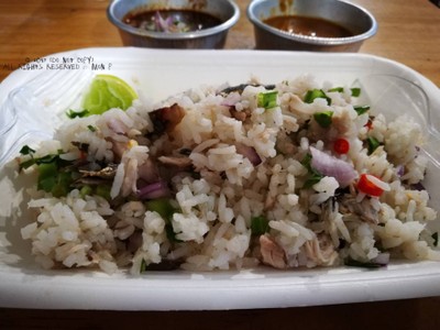 ข้าวคลุกปลาทู