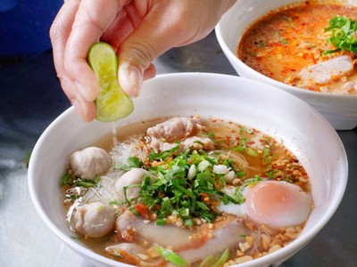 ก๋วยเตี๋ยวเตาถ่านออนเซ็น ท่าข้ามซอย 7 บางขุนเทียน ก๋วยเตี๋ยวเตาถ่านออนเซ็น ท่าข้ามซอย 7 บางขุนเทียน